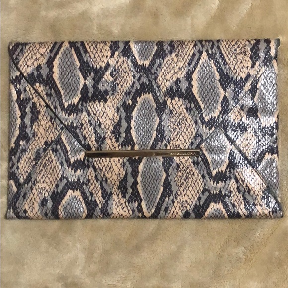 BCBGMaxAzria Handbags - BCBGMAXAZRIA Envelope Clutch